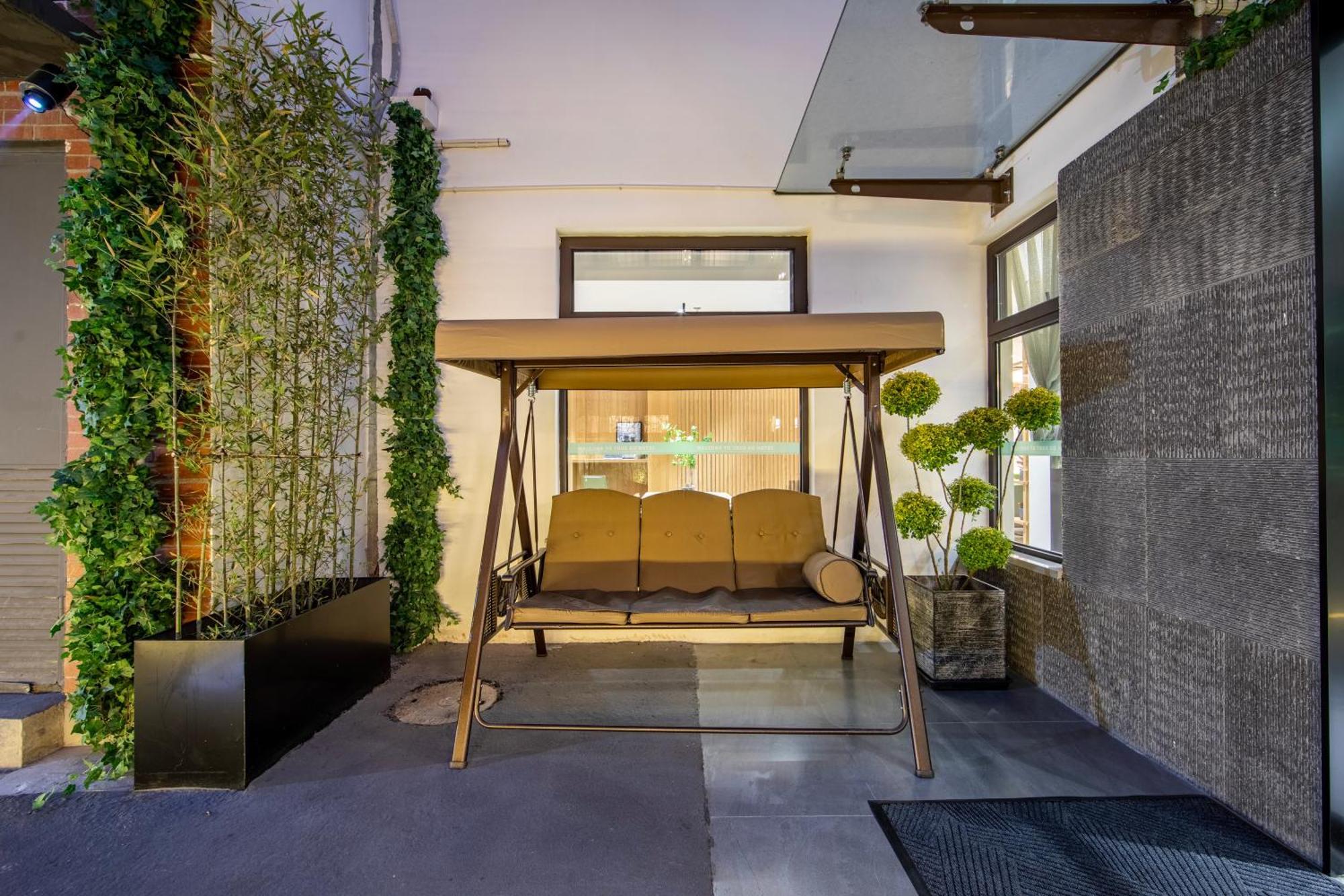 True Go Hotel - Shanghai Jing'An Temple Nanjing West Road Exterior photo